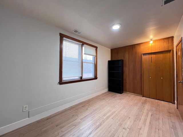 5217 S Hermitage Avenue 2F, Chicago, IL 60609