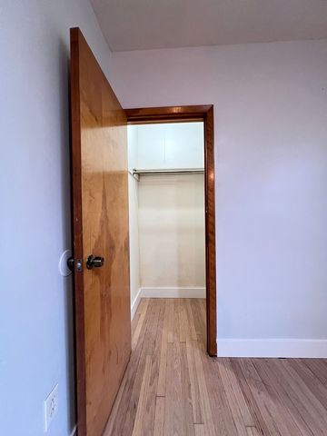 5217 S Hermitage Avenue 2F, Chicago, IL 60609