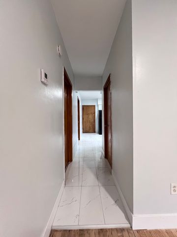 5217 S Hermitage Avenue 2F, Chicago, IL 60609