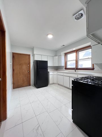 5217 S Hermitage Avenue 2F, Chicago, IL 60609