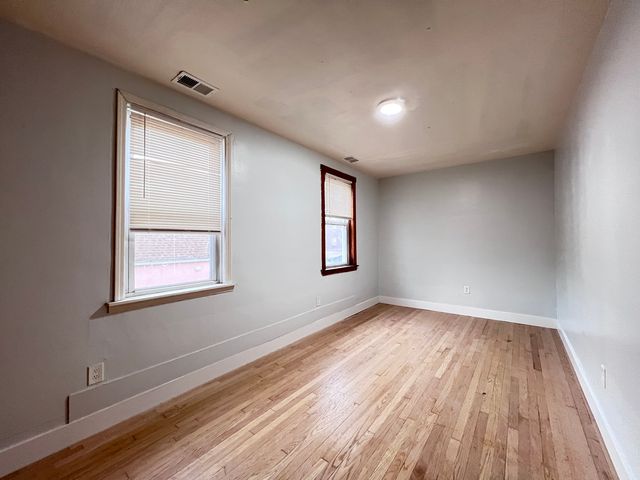 5217 S Hermitage Avenue 2F, Chicago, IL 60609