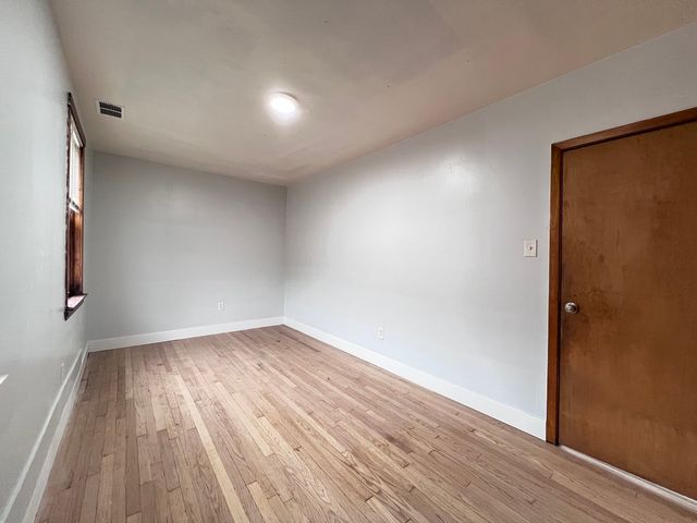 5217 S Hermitage Avenue 2F, Chicago, IL 60609