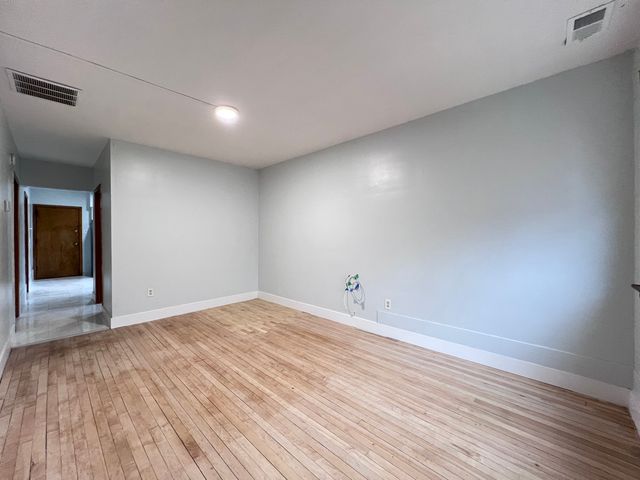 5217 S Hermitage Avenue 2F, Chicago, IL 60609