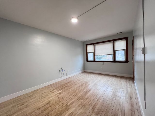 5217 S Hermitage Avenue 2F, Chicago, IL 60609