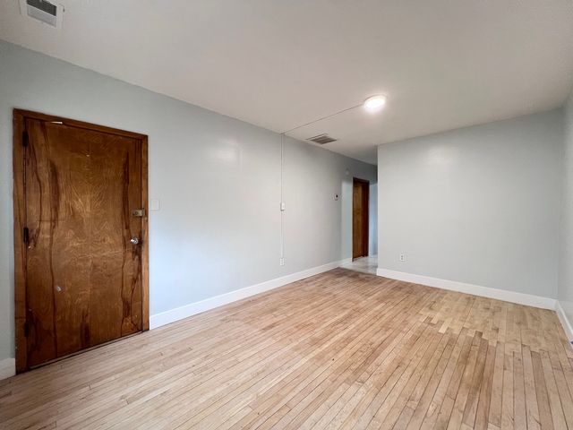 5217 S Hermitage Avenue 2F, Chicago, IL 60609