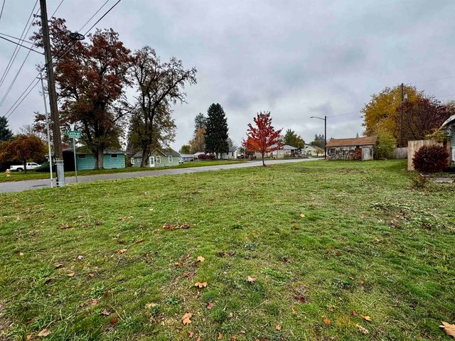 5826 N Madison St, Spokane, WA 99205