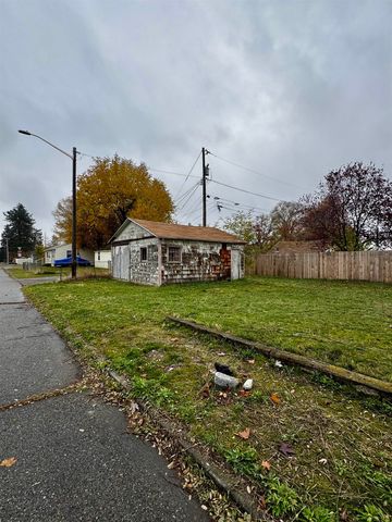 5826 N Madison St, Spokane, WA 99205