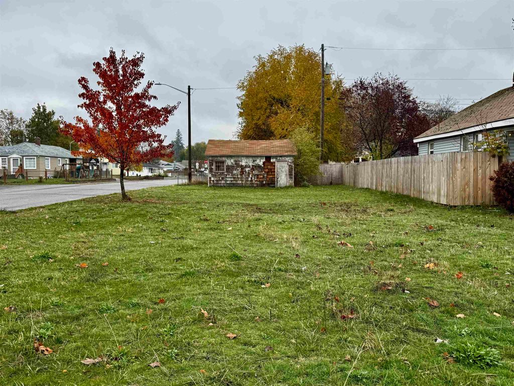 5826 N Madison St, Spokane, WA 99205