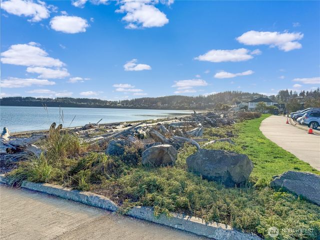 30875 State Route 20 #J1, Oak Harbor, WA 98277