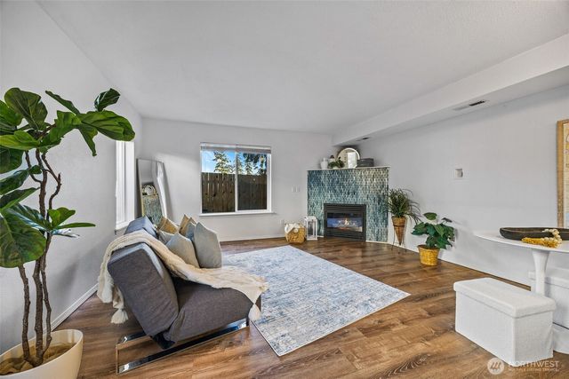 30875 State Route 20 #J1, Oak Harbor, WA 98277