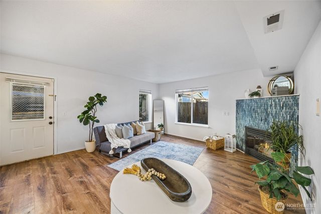 30875 State Route 20 #J1, Oak Harbor, WA 98277