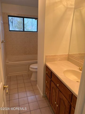 13 Chippewa Road, Toms River, NJ 08753