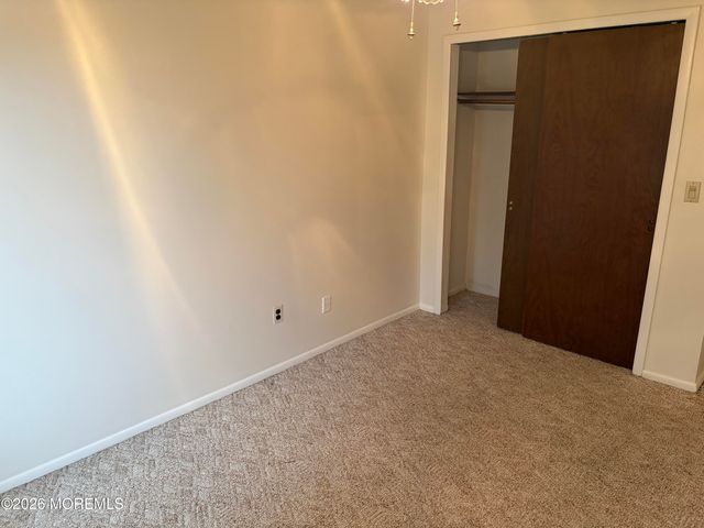 13 Chippewa Road, Toms River, NJ 08753