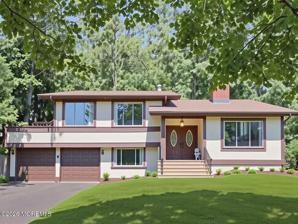 13 Chippewa Road, Toms River, NJ 08753