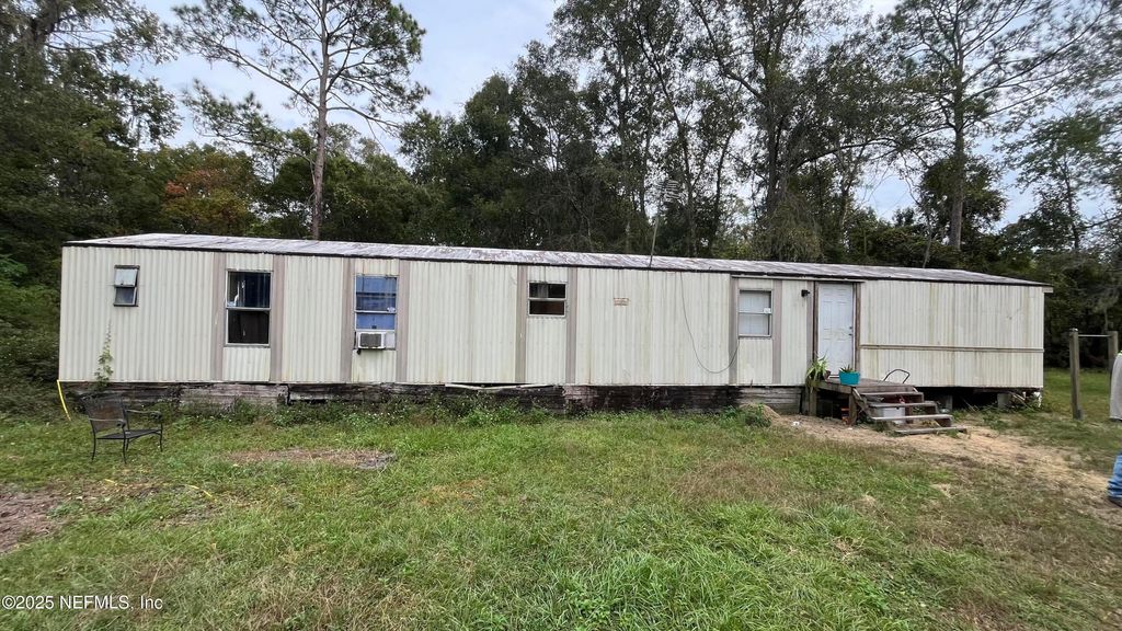 10017 FACTORY Avenue, Hampton, FL 32044