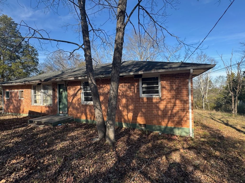 135 Fisk Dr, La Vergne, TN 37086