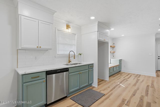 860 Rutherford Drive, Jackson, MS 39206