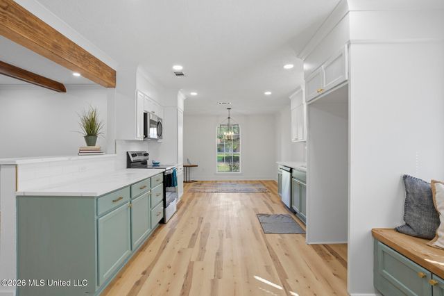 860 Rutherford Drive, Jackson, MS 39206