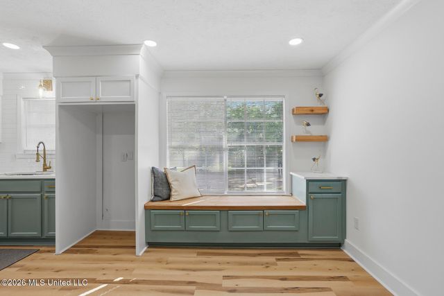860 Rutherford Drive, Jackson, MS 39206