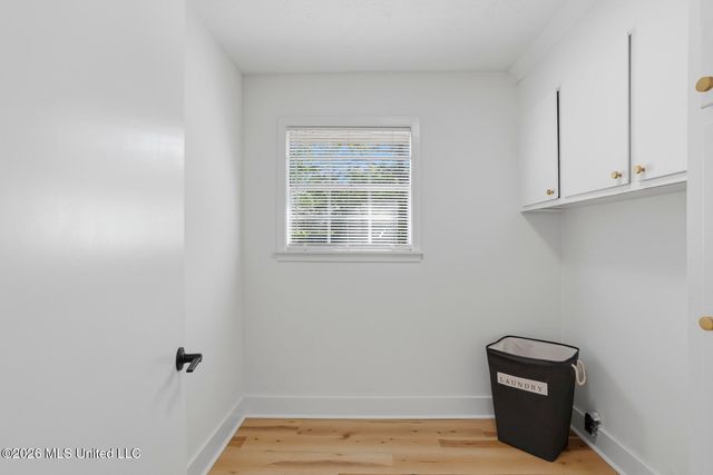 860 Rutherford Drive, Jackson, MS 39206