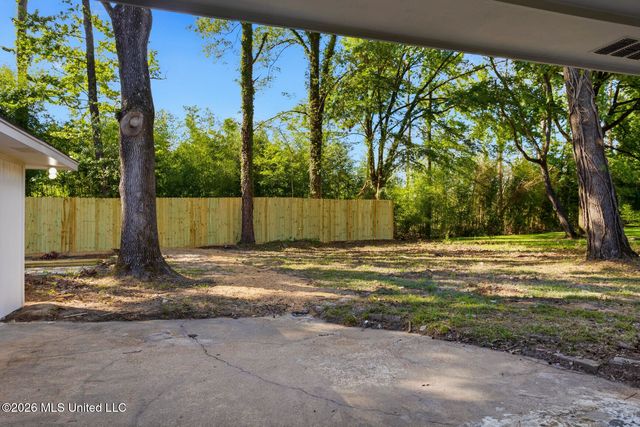 860 Rutherford Drive, Jackson, MS 39206