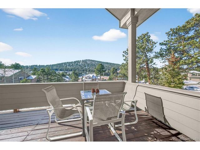 25924 Gateway Dr, Golden, CO 80401