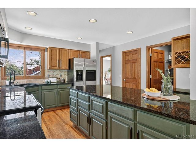 25924 Gateway Dr, Golden, CO 80401