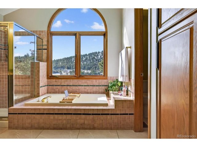 25924 Gateway Dr, Golden, CO 80401