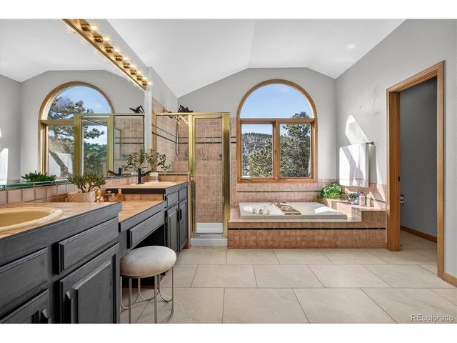 25924 Gateway Dr, Golden, CO 80401