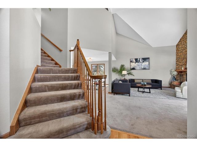 25924 Gateway Dr, Golden, CO 80401