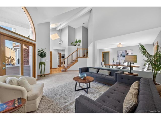 25924 Gateway Dr, Golden, CO 80401