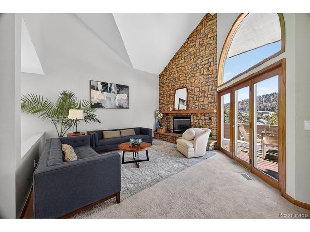 25924 Gateway Dr, Golden, CO 80401