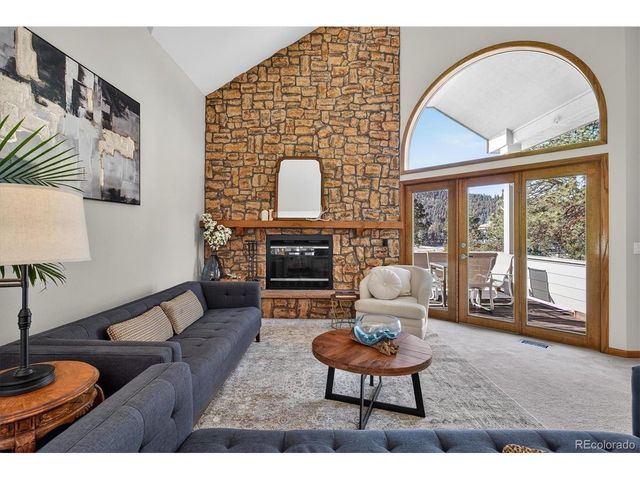 25924 Gateway Dr, Golden, CO 80401