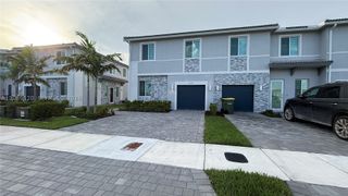 679 SE 13th St Cir, Homestead, FL 33034
