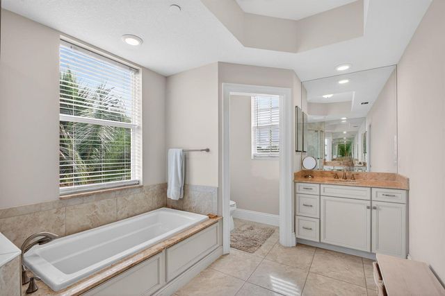 834 Bay Colony Drive S, Juno Beach, FL 33408