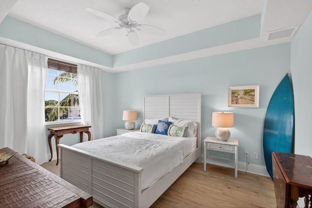 834 Bay Colony Drive S, Juno Beach, FL 33408