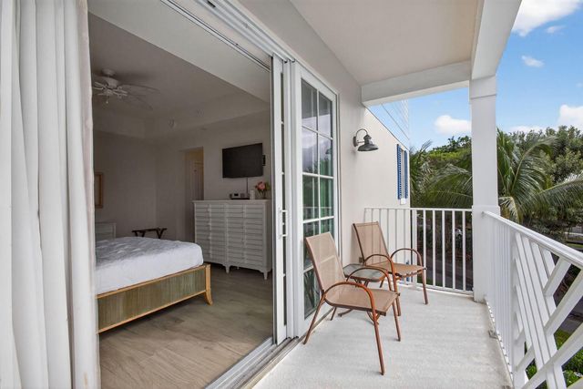 834 Bay Colony Drive S, Juno Beach, FL 33408