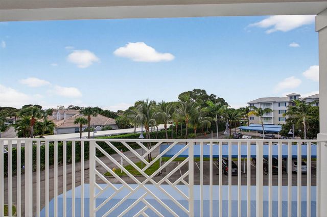 834 Bay Colony Drive S, Juno Beach, FL 33408