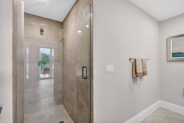834 Bay Colony Drive S, Juno Beach, FL 33408