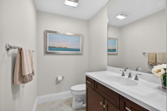 834 Bay Colony Drive S, Juno Beach, FL 33408