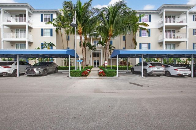 834 Bay Colony Drive S, Juno Beach, FL 33408