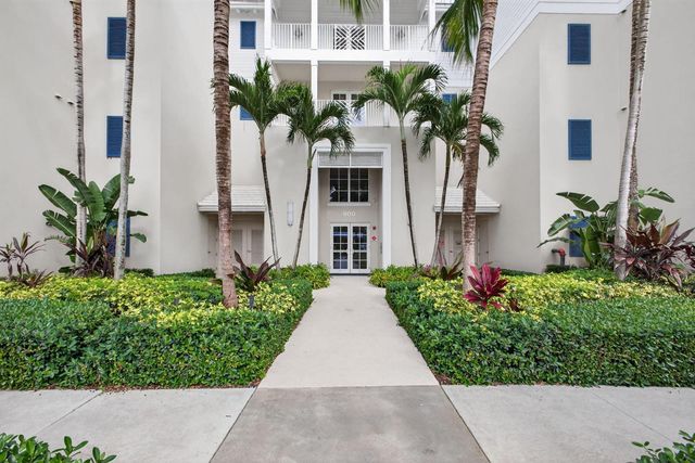 834 Bay Colony Drive S, Juno Beach, FL 33408