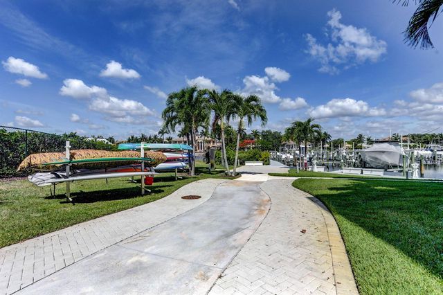 834 Bay Colony Drive S, Juno Beach, FL 33408