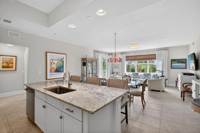 834 Bay Colony Drive S, Juno Beach, FL 33408