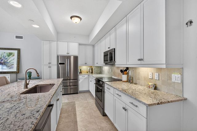 834 Bay Colony Drive S, Juno Beach, FL 33408