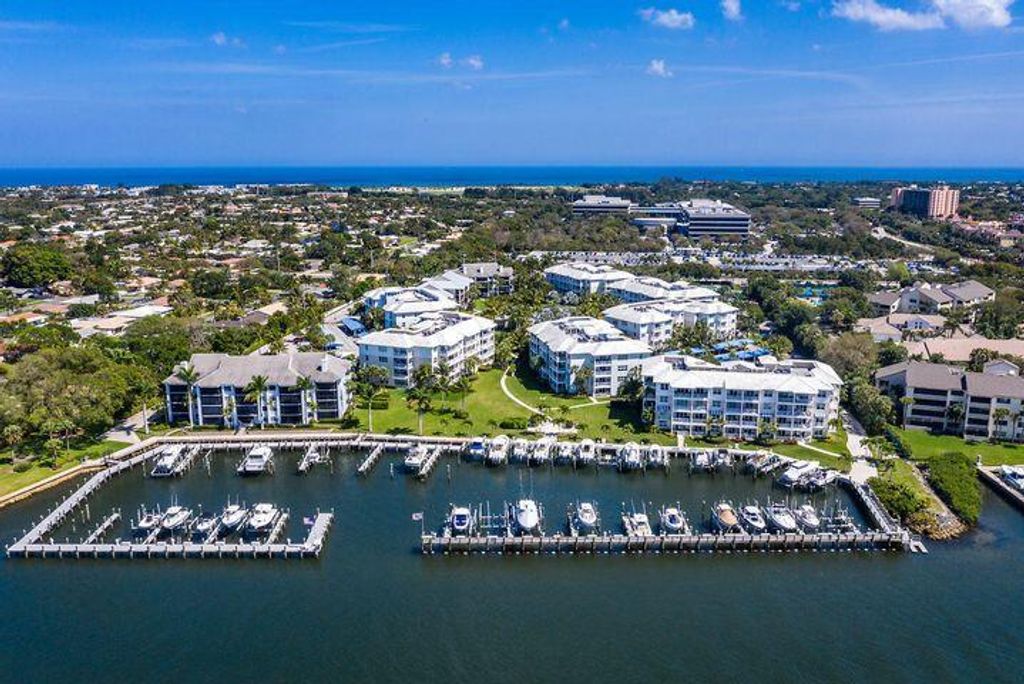 834 Bay Colony Drive S, Juno Beach, FL 33408