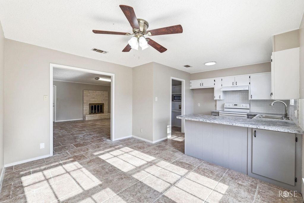 Image 11 of property listing at 138 Las Lomas Drive, San Angelo, TX 76904