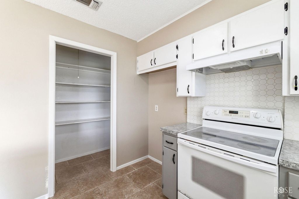 Image 13 of property listing at 138 Las Lomas Drive, San Angelo, TX 76904
