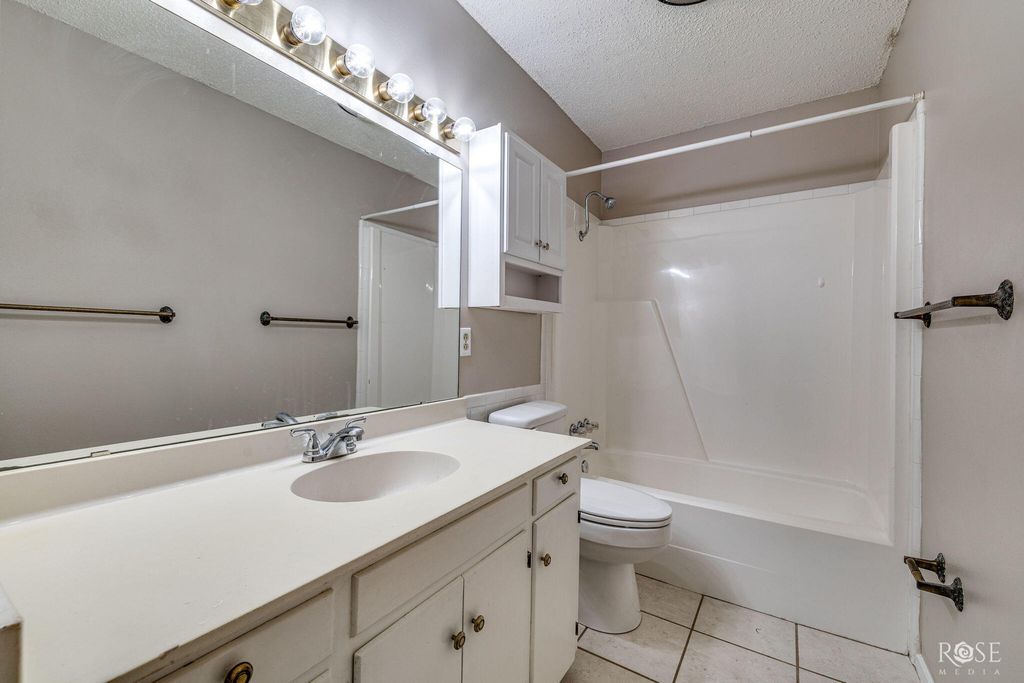 Image 23 of property listing at 138 Las Lomas Drive, San Angelo, TX 76904