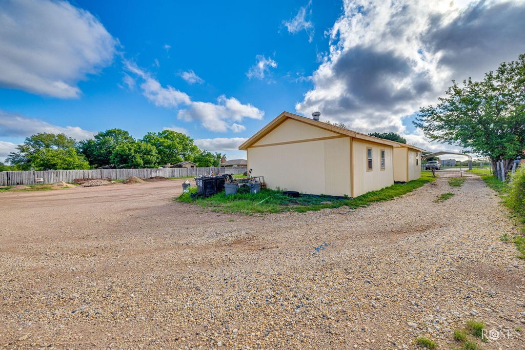 Image 34 of property listing at 138 Las Lomas Drive, San Angelo, TX 76904